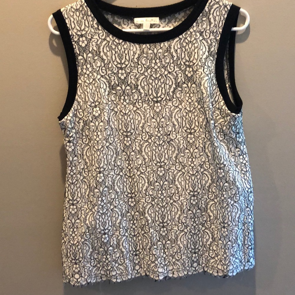 Sleeveless shirt